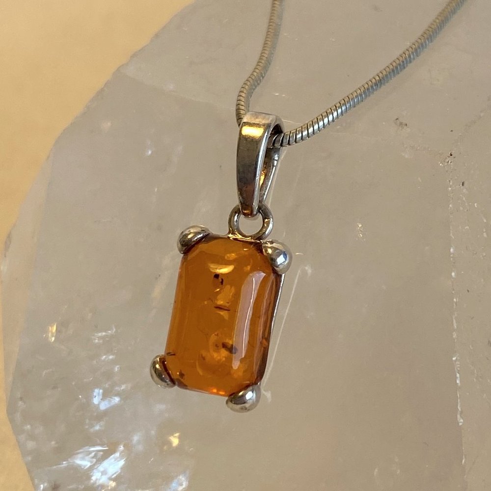 Vtg Sterling & Cushion Cut Amber Pendant Necklace